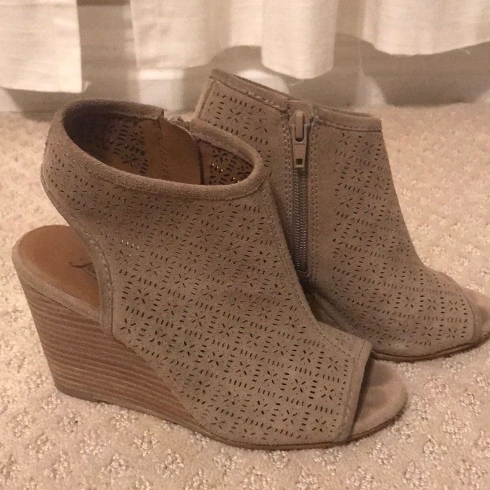 Lucky Brand Reizel wedge booties